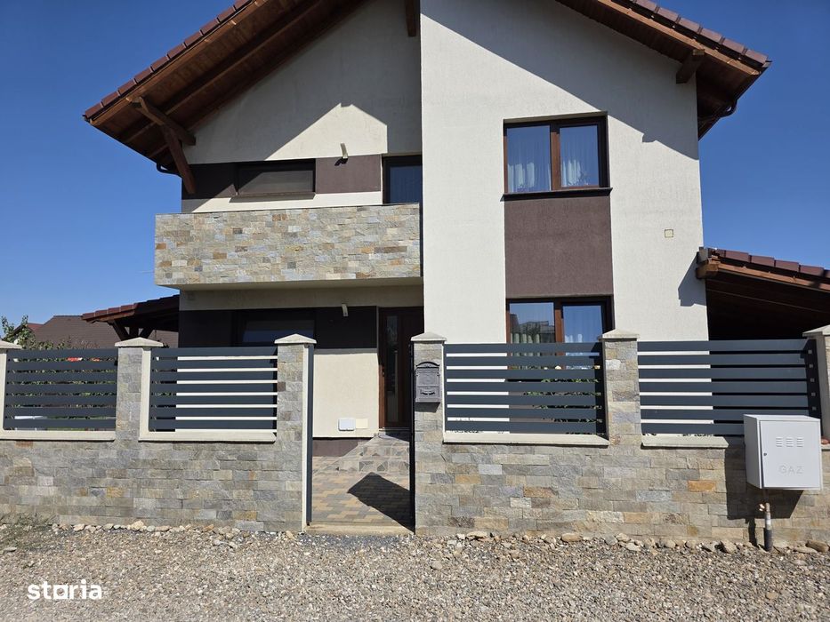 Casa cu etaj 3 dormitoare Izvor