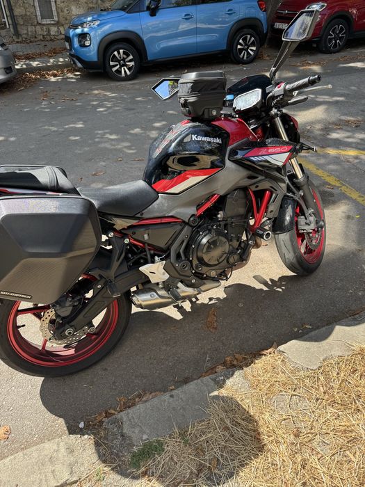 Kawasaki Z650 Negru/Rosu (limitabil A2) - Garanție Mai 2026