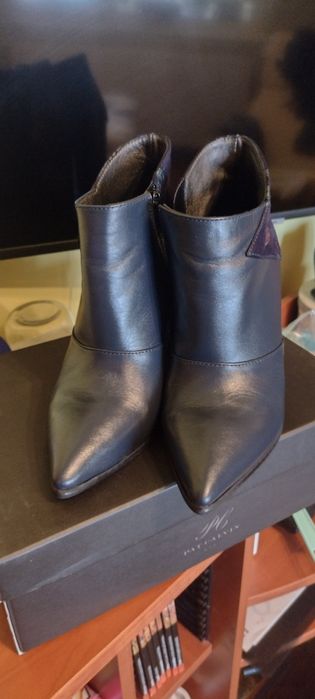 Vând botine elegante