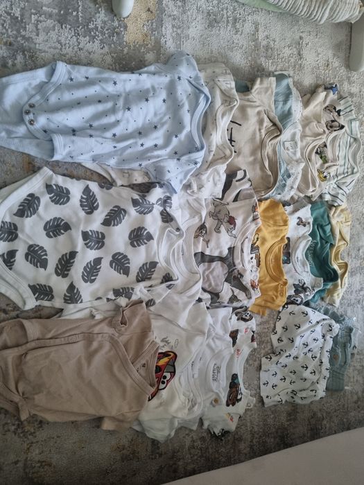 Lot body-uri scurte 30 bucati, marimi 62-68