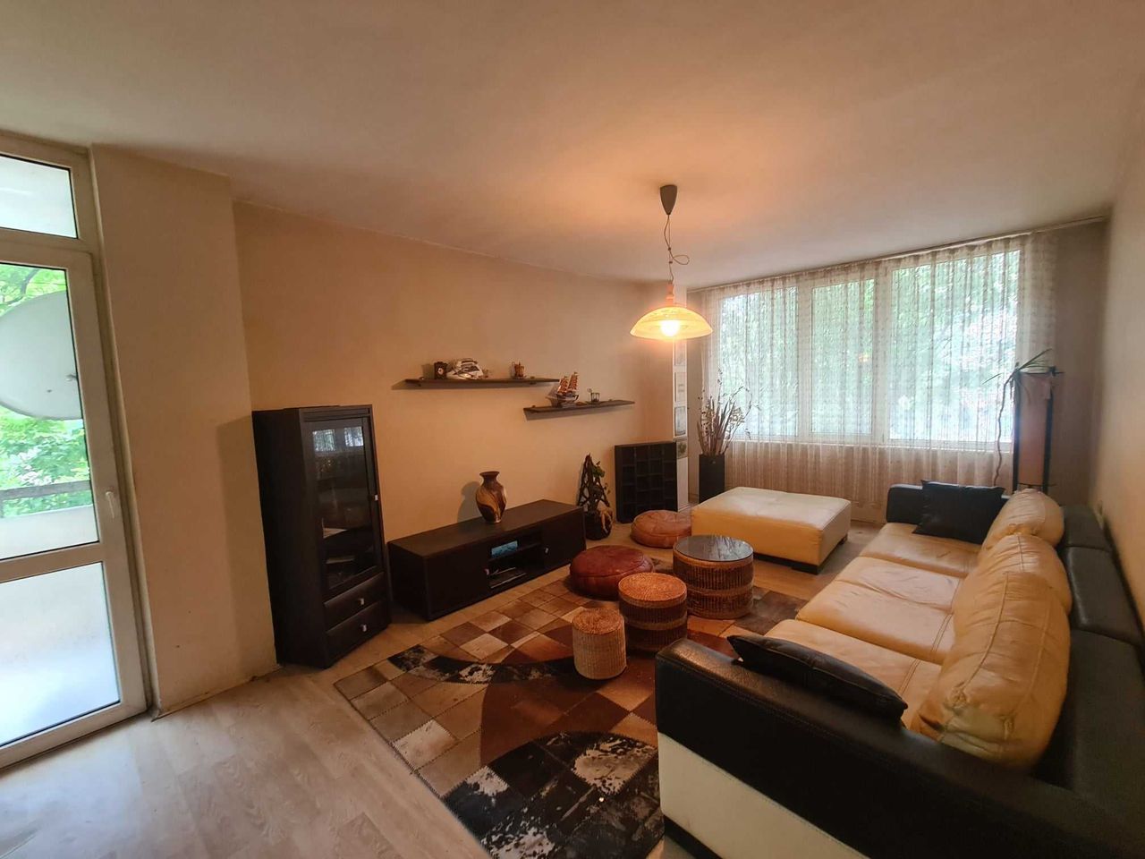 Продава се Тристаен апартамент в Хасково, Възраждане - 79 кв.м за 842 €/кв.м - Снимка #1
