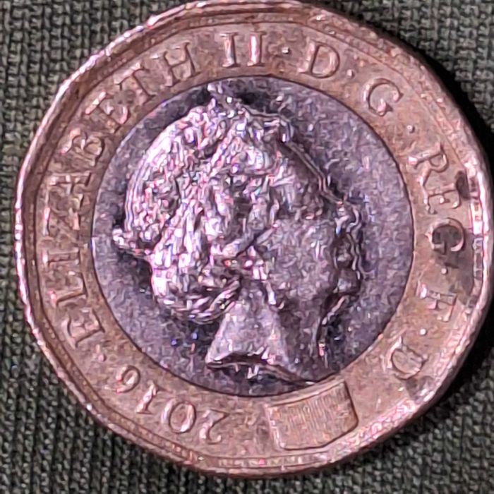 Използвана монета 1 паунд 2016година