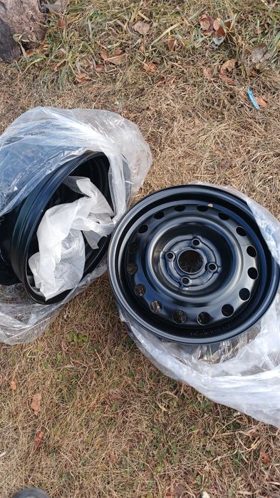 Продам диски R14 4×100 отверстия по центру 55-56