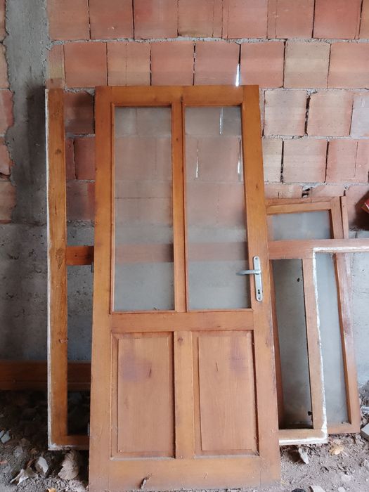 Масивна дъбова врата