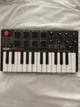 Consola Akai mpc mini