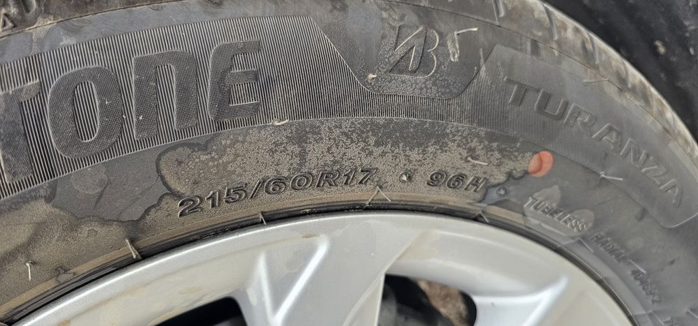 Anvelope vara BRIDGESTONE 215/60/17