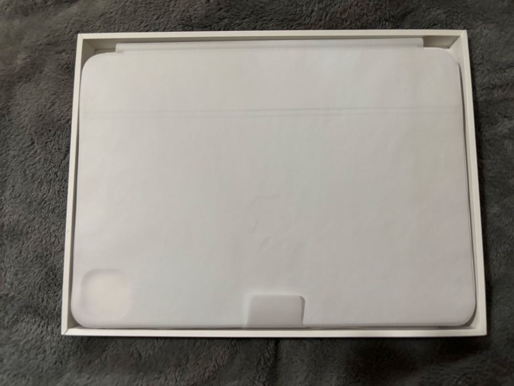 Клавиатура чехол Apple Magic Keyboard для iPad 11 pro