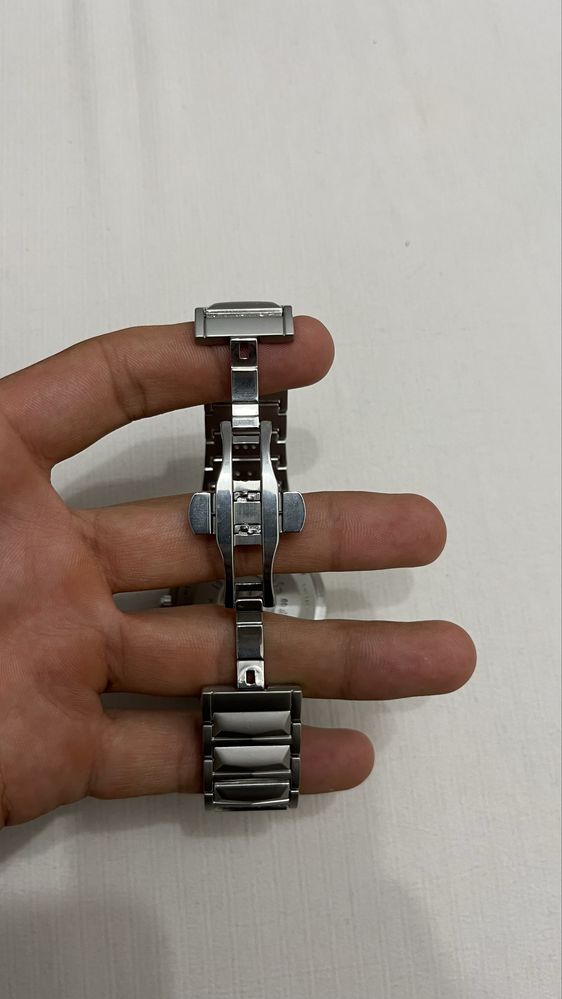 Подам часы HUBLOT geneve