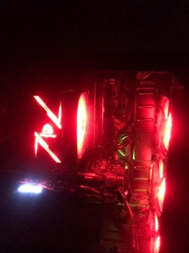 Vand sau schimb pc de gaming