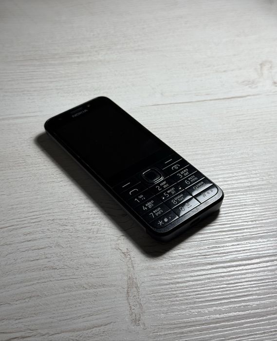 Продам Nokia и кнопочный телефон Fly