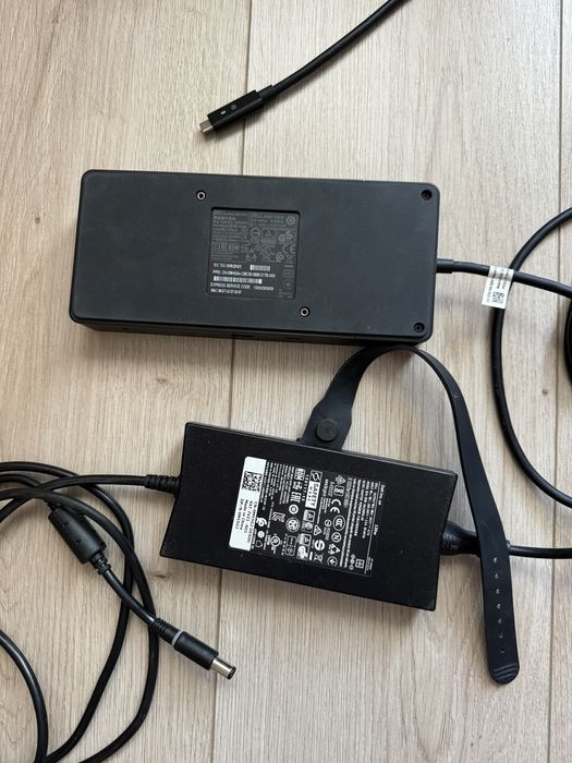 Docking Station Dell K20A001 WD19 + adaptor 130W