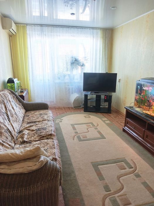 Продаётся 2 комн улучшенная, Строитель