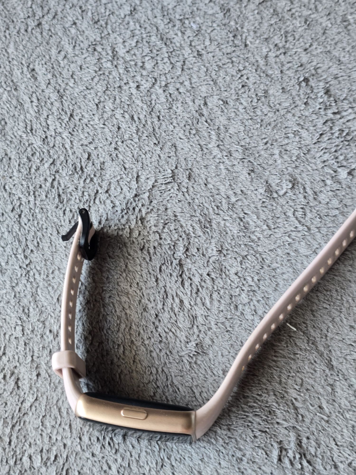 Huawei band 6 смарт часовник
