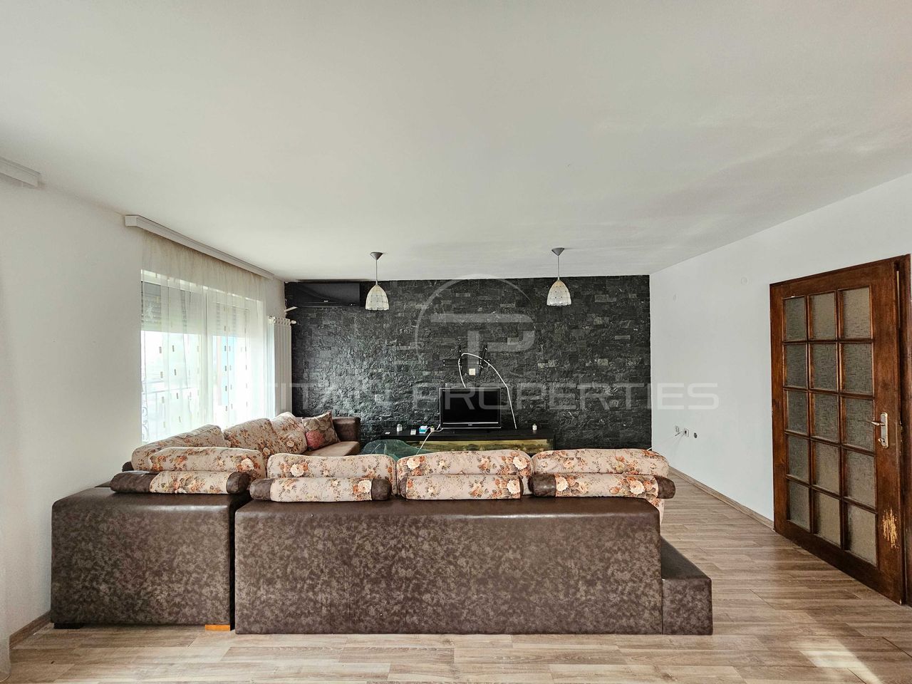 Продава се Мезонет в Пловдив, Съдийски - 231 кв.м за 1600 €/кв.м - Снимка #2