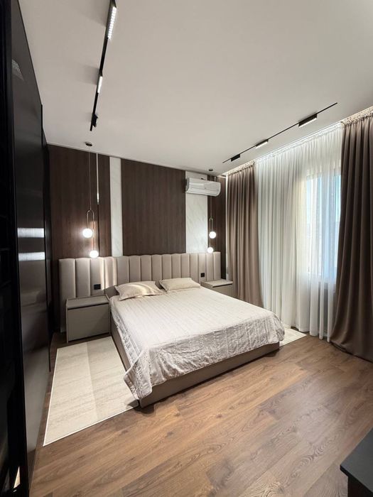 Продаётся КВАРТИРА 3/6/8 на 146м2Банковский дом Ор-р:посольство Японии