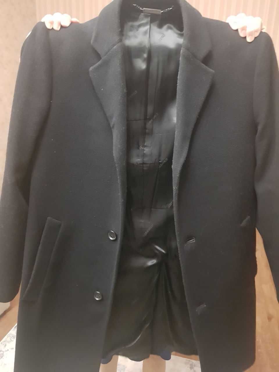 продам пальто мужское Lagerfeld оригинал