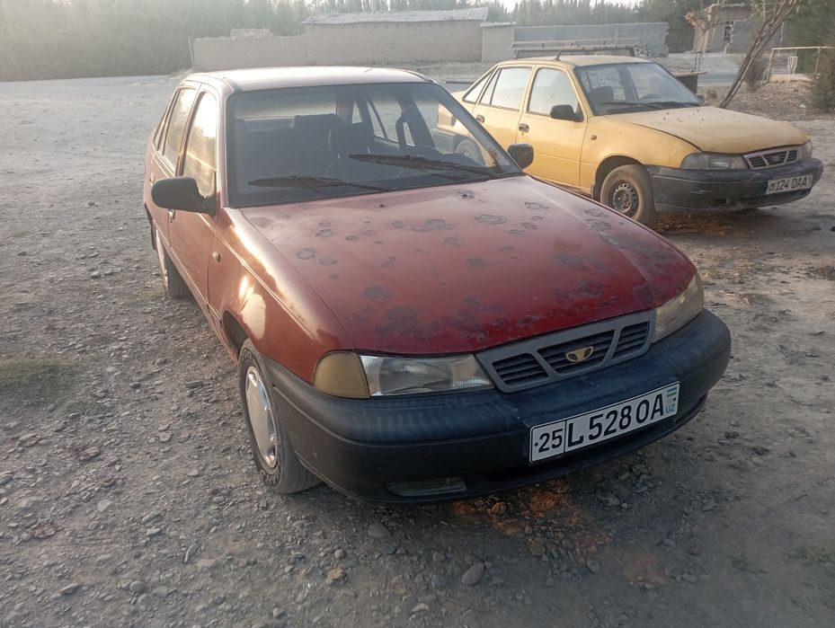 Neksiya mashina yaxshi. kami bor