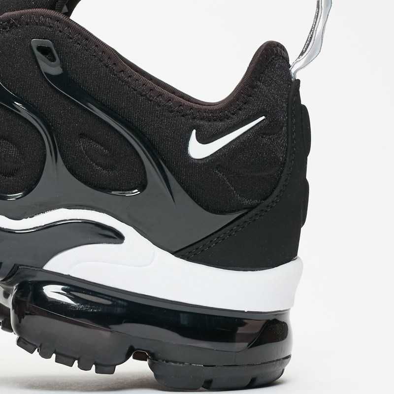 НОВО! Спортни Обувки / Nike AIR VaporMax Black and White /