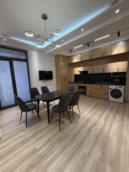 Сдаётся в новостройке 3х комнатная квартира с авторским ремонтом.