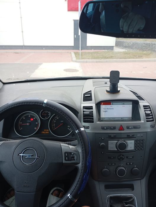 Vând Opel Zafira B