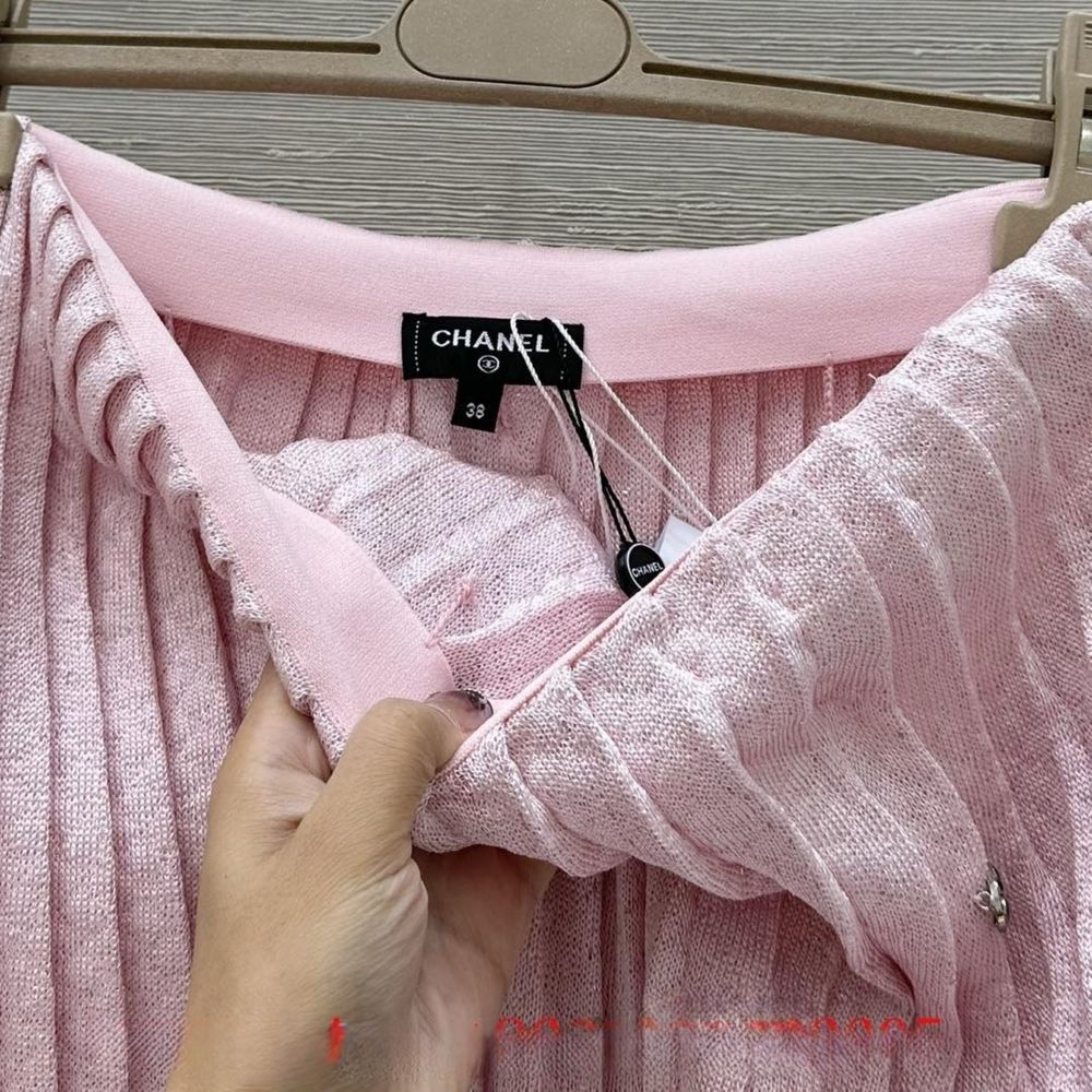 Chanel ОРИГИНАЛЕН комплект– жакет и пола, елегантен костюм, розов цвят