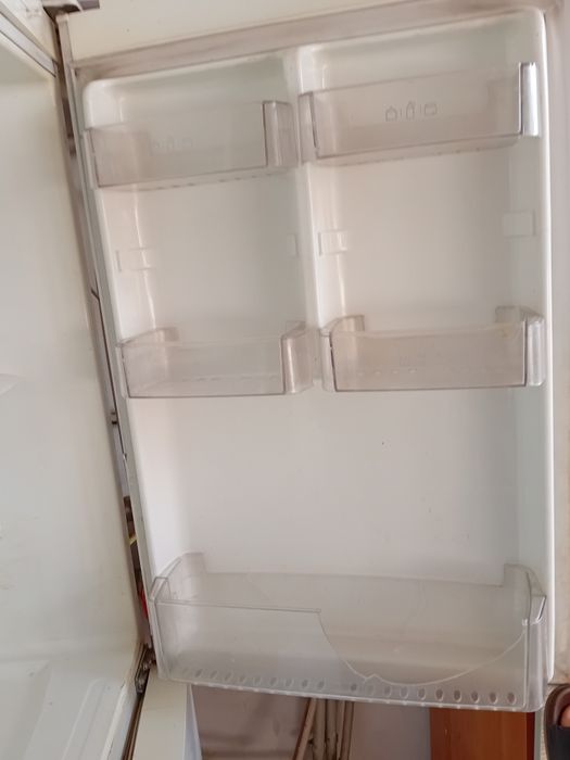 Холодильник не новой,но работает отлично