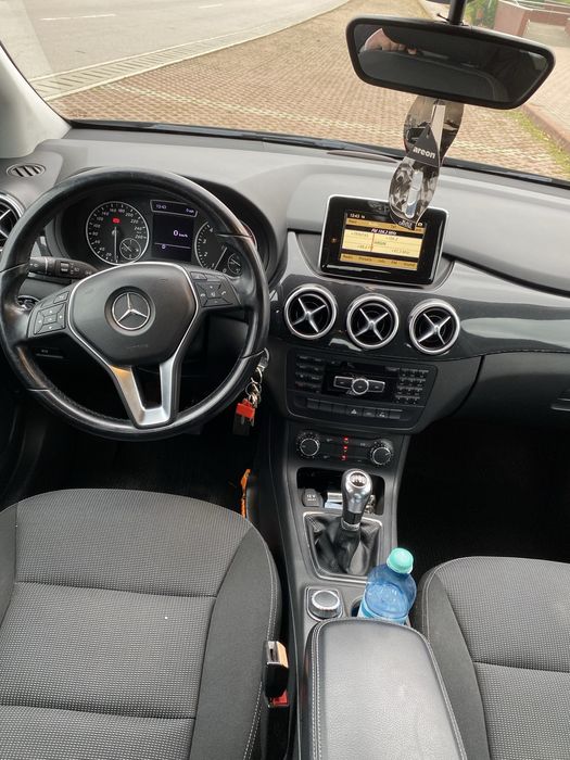 Mercedes B180/Variante/1.6 /2012/full led//facturi