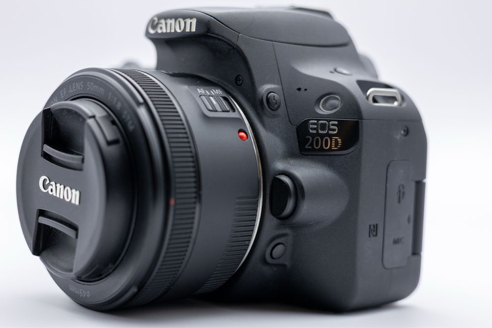 Canon EOS 200d комплект