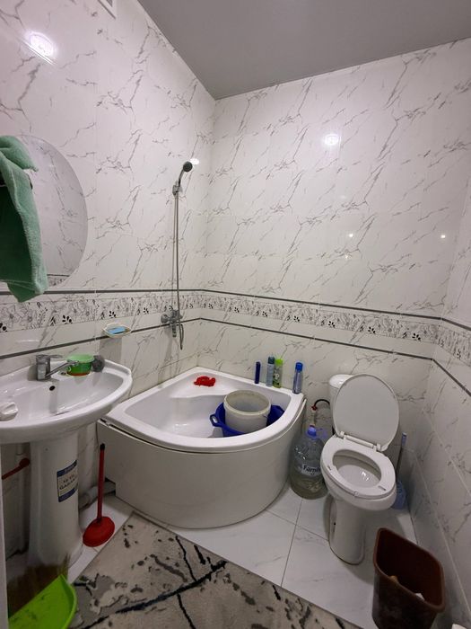 Arenda Bez Makler 

3 xona bollar olinadi sheriklikka 
Yangi D