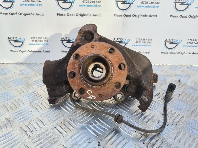 Fuzeta dreapta fata Opel Corsa D 1.2i 59 kw 80 cp; 1.0 ; 1.2; 1.4