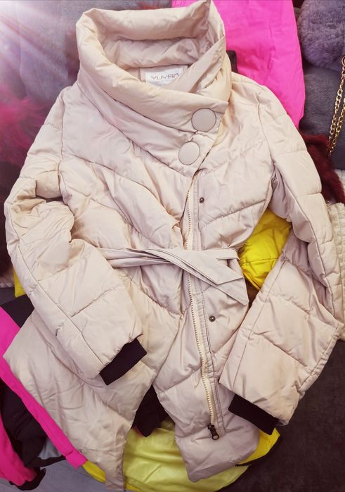 Красиво, топло яке в светло бежово. Ново и неносено!

Размер S (165/88