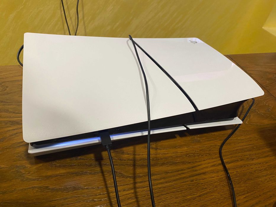 Playstation 5 (ГАРАНЦИЯ) като нов. КУПЕН ПРЕДИ 2 МЕСЕЦА