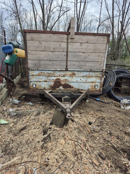 Vând remorcă tractor