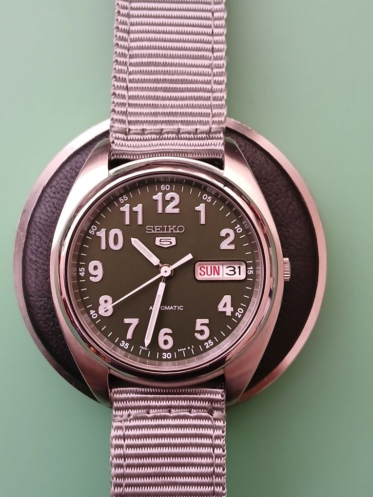 Часовник Seiko 5