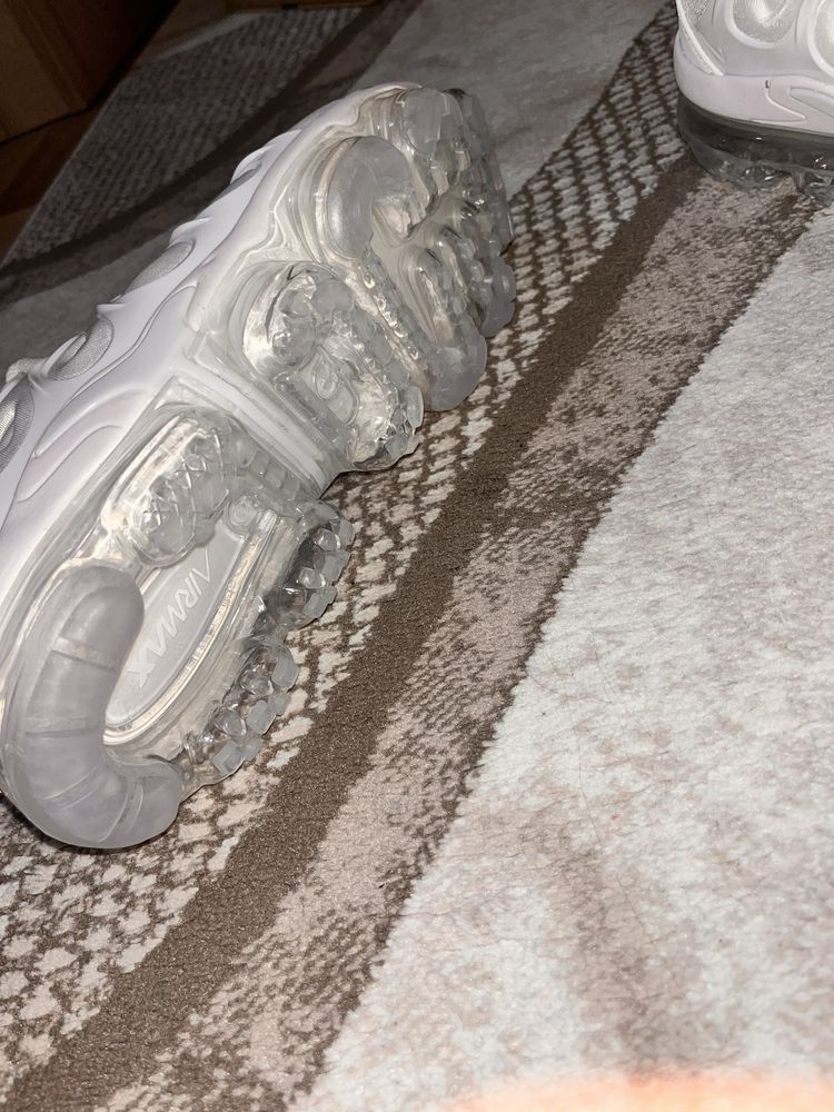 Vapormax в перфектно състояние спешно!!