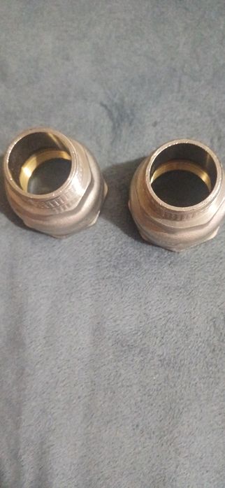 Продам сантехническую гебомуфту 32 новые