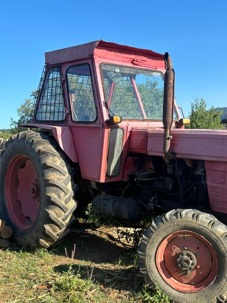 Tractor Universal 651