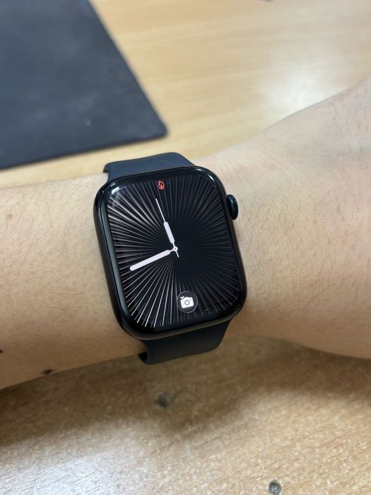 Продам Apple Watch 9 (GPS) 45mm