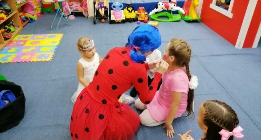 Animatori petreceri copii sector 1 vata de zahar si popcorn. Bucuresti