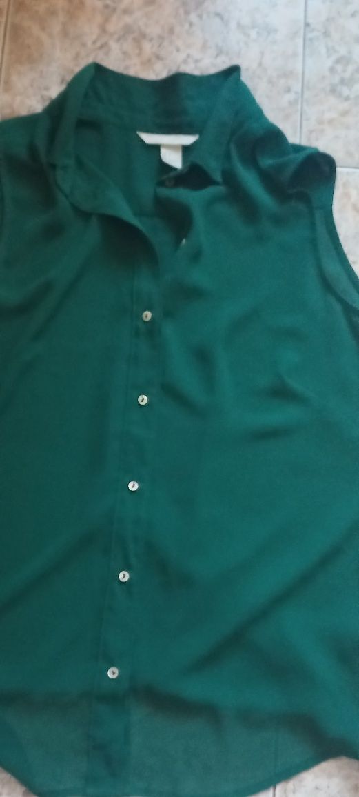 Продавам елегантна дамска риза на H&M