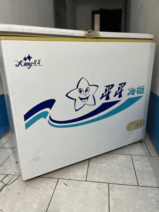 Отдам морозилку, холодит но неморозит