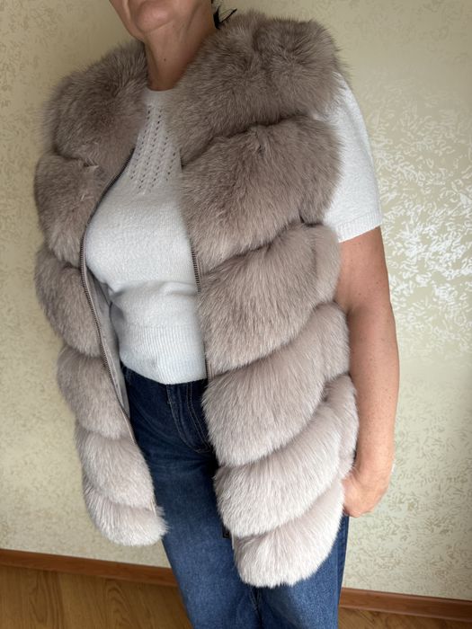 Vesta blana, stare foarte buna