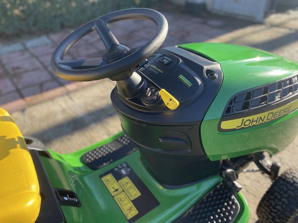 Косачка John Deere X105Auto