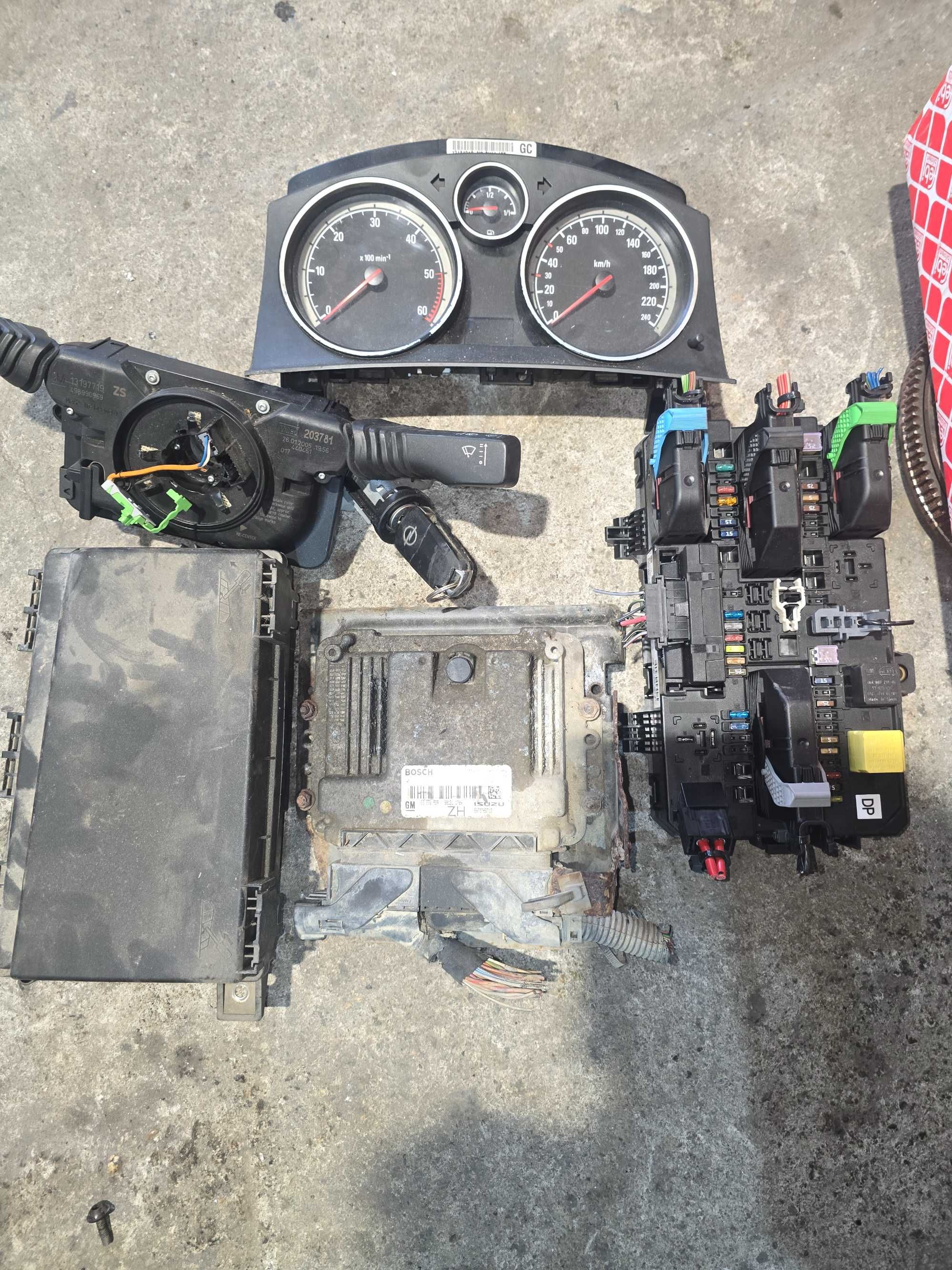 Kit Pornire Opel Astra H 1.7 CDTI 2005 0281011943 /  55556829ZH