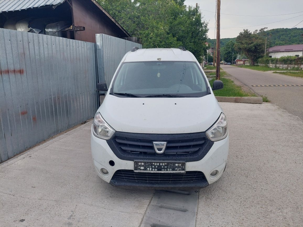 Dezmembrari Dacia Dokker 1.5 dci euro 5 5 locuri