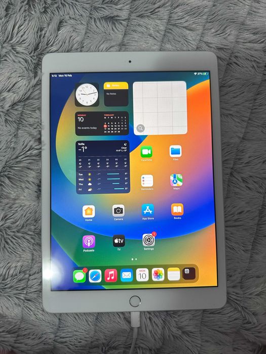 iPad 7-мо поколение 128 GB Wi-Fi – като нов, почти не е използван