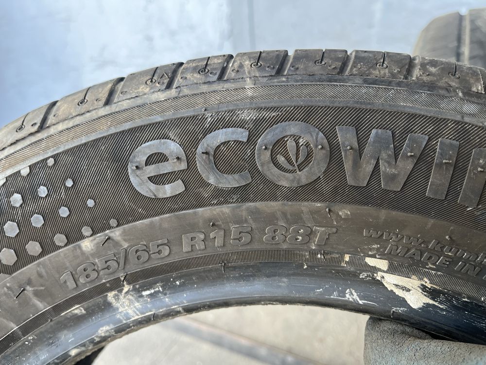 2 бр. летни гуми 185/65/15 Kumho DOT 0523 6+ mm