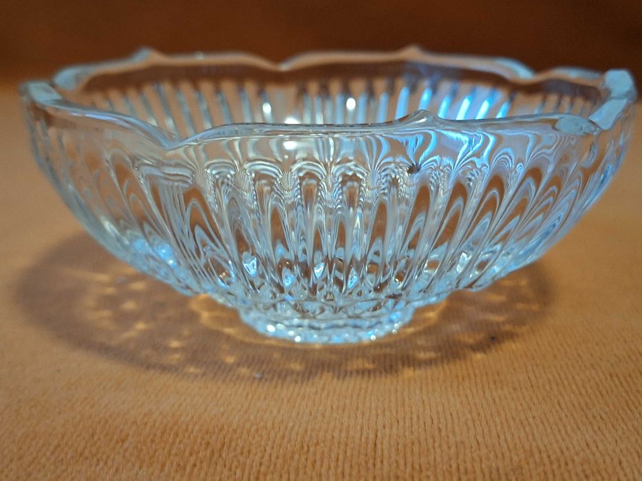 Scrumiera veche din semicristal