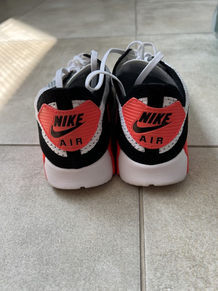 Nike Air Max 90-летен модел