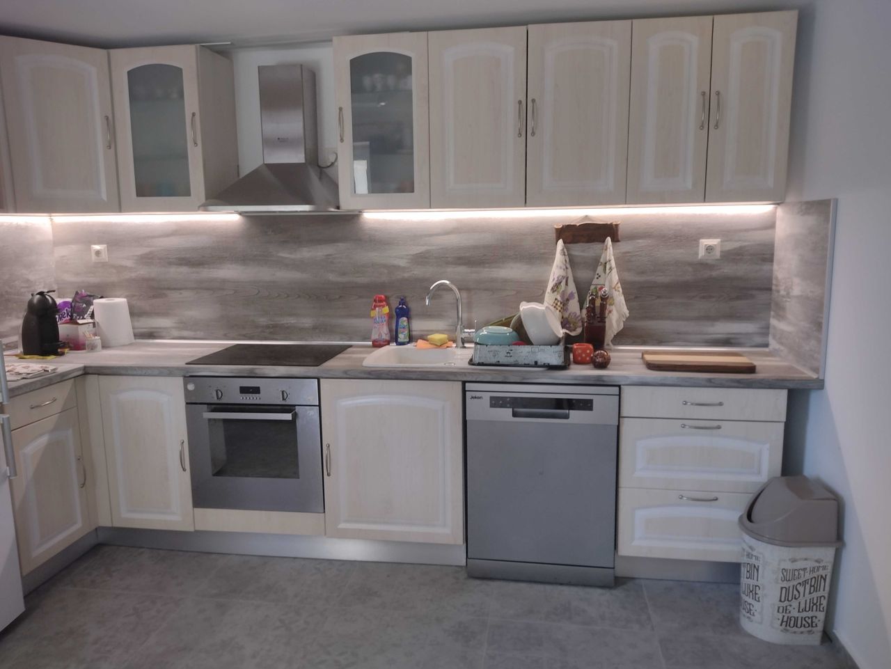 Продава се Къща в Велико Търново, Акация - 256 кв.м за 723 €/кв.м - Снимка #2